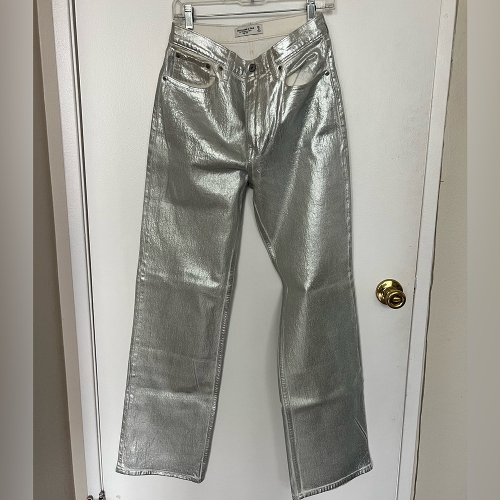 Silver Abercrombie 90’s Relaxed High Rise Jean - never been worn